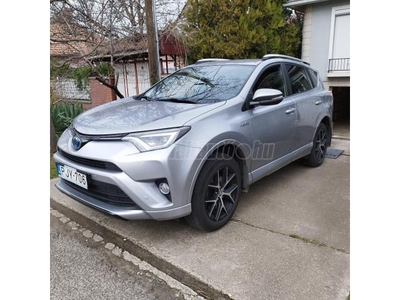 TOYOTA RAV 4 Rav4 2.5 Hybrid Selection Silver 2WD e-CVT Toyota rav 4 Hybrid selection bőr led ülésfűtés vonóhorog új gumik érvényes gari