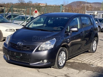 TOYOTA VERSO 1.8 Style +7 FŐS+PANORÁMA TETŐ+TEMPOMAT+TÉLI KERÉK+RADAR ELŐL-HÁTUL+KITŰNŐ ÁLLAPOT+