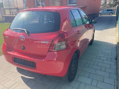 TOYOTA YARIS 1.0 998 Ice