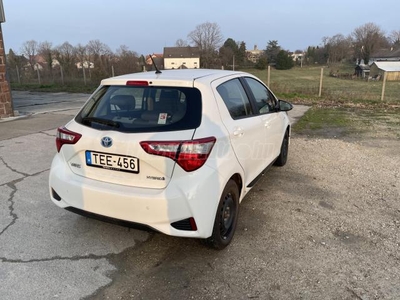 TOYOTA YARIS 1.5 VVT-i Hybrid Comfort e-CVT