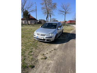 VOLKSWAGEN GOLF V 1.9 PD TDI Trendline