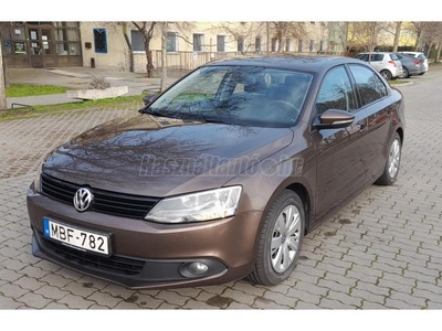 VOLKSWAGEN JETTA VI 1.4 TSI Trendline