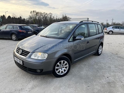 VOLKSWAGEN TOURAN 1.6 FSI Trendline