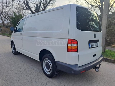 VOLKSWAGEN TRANSPORTER T5 1.9 TDI Basic szervízkönyv.szép állapot