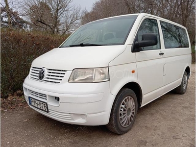 VOLKSWAGEN TRANSPORTER T5 2.5 TDI Caravelle Comfortline