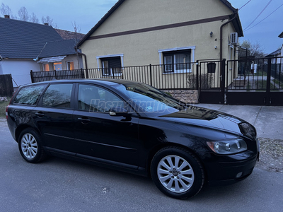 VOLVO V50 2.0