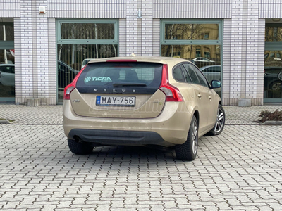 VOLVO V60 1.6 D DRIVe Kinetic