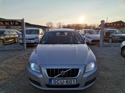 VOLVO V70 2.4 D Momentum (Automata)