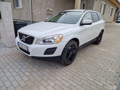 VOLVO XC60 2.4 D Momentum