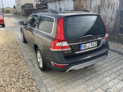 VOLVO XC70 2.4 D [D5] AWD Summum Geartronic