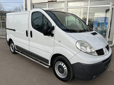 RENAULT TRAFIC 2.0 dCi L1H1 Business végig vezetett szervizkönyv