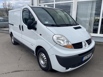 RENAULT TRAFIC 2.0 dCi L1H1 Komfort végig vez. szerv.könyv