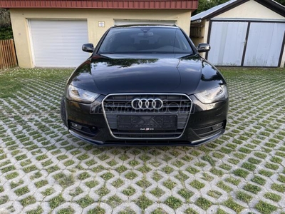 AUDI A4 Avant 2.0 TDI ACC Sávtartó S-line Alcantara