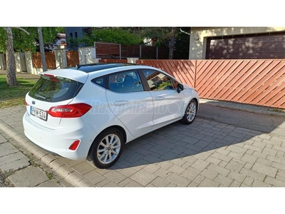 FORD FIESTA 1.0 EcoBoost Titanium Technology (Automata) TOLATÓKAMERA. PARK ASSIST. CARPLAY/ANDROIDAUTO. 31eKM. PANORÁMATETŐ. MAGYAR!