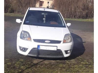 FORD FIESTA 1.4 TDCi Ghia