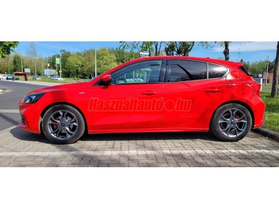 FORD FOCUS 1.5 EcoBoost ST-Line