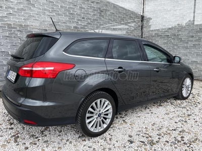 FORD FOCUS 1.5 TDCI Titanium SÁVTARTÓ. TÁVOLSÁG KÖVETŐ TEMPOMAT. NAYG HIFI. STB