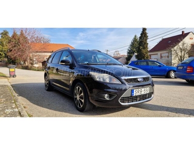 FORD FOCUS 1.6 Ghia