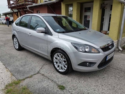 FORD FOCUS 1.6 Ti-VCT Fresh FŰTHETŐ SZÉLVÉDŐ.KULCS NÉLKÜLI INDÍTÁS.KARTÁMASZ.VONÓHOROG