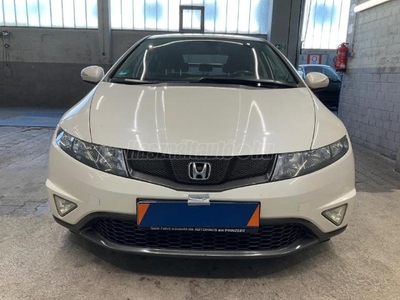 HONDA CIVIC 1.8 Sport Special Edition MEGKIMÉLT ÁLLAPOT VEZETETT SZERVIZKÖNYV