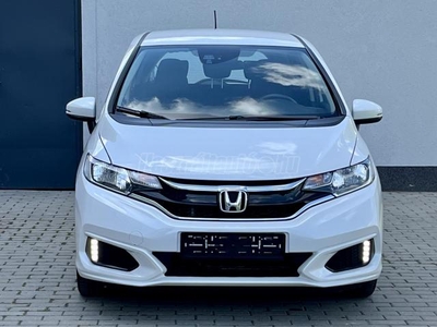 HONDA JAZZ 1.3 Trend Gyöngyházfehér /Ülésfűtés/Tempomat/Sérülésmentes/Vezetett szervizkönyves