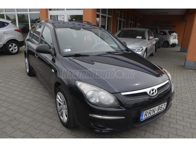 HYUNDAI I30 CW 1.4 DOHC Classic AC BESZÁMÍTÁSI ÁRON ELVIHETŐ ! + TÉLI KERÉKSZETTEL !