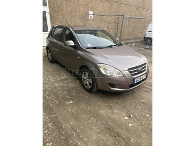 KIA CEE'D 1.4 LX Plus