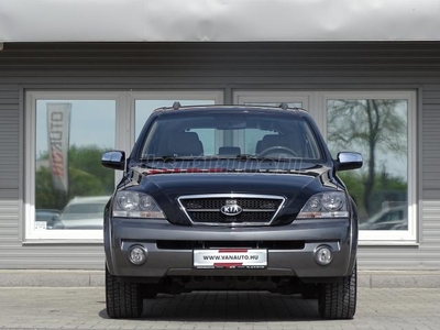 KIA SORENTO 2.5 CRDi EX DIGIT-SZERVÍZKÖNYV-ÜLÉSFŰTÉS-TEMPOMAT-172eKM