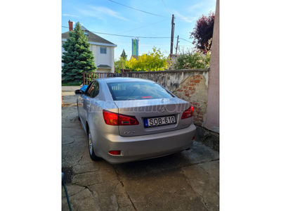 LEXUS IS 220d