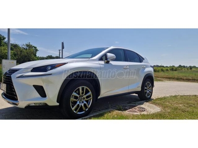 LEXUS NX 300h Prestiege Safety CVT