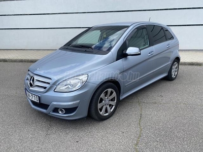 MERCEDES-BENZ B 160 EURO5 Autotronic Mo-i.Szkönyv