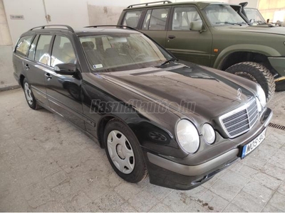 MERCEDES-BENZ E 220 T CDI Classic Nagyon megkímélt