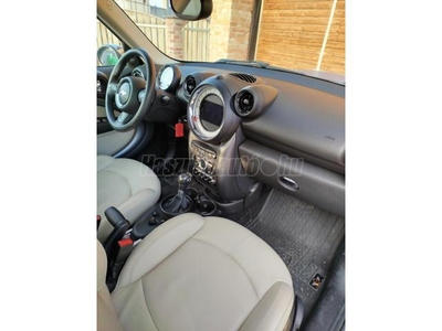 MINI COUNTRYMAN Cooper2.0 SD (Automata)