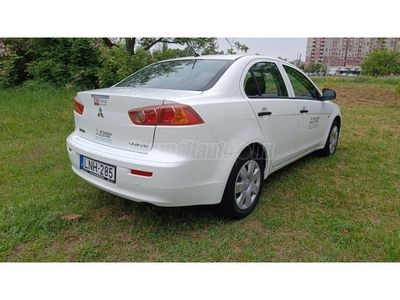 MITSUBISHI LANCER 1.5 Inform