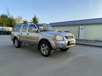 NISSAN PICK UP 2.5 4WD Double Navara