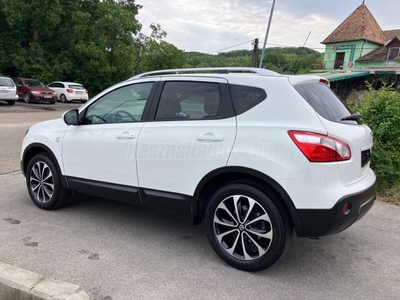 NISSAN QASHQAI 1.6 Tekna ÜVEGTETŐ-TOLATÓKAMERA-NAVI-EXTRÁS!!!