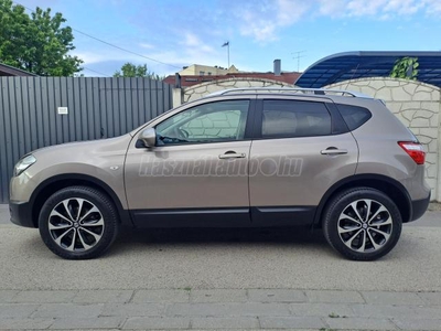 NISSAN QASHQAI 1.6 Visia Sérülésmentes! Végig vezetett szervizkönyv! Panorámatető!