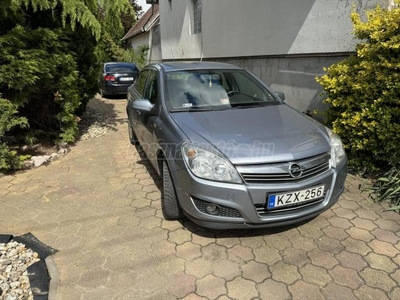 OPEL ASTRA H Sedan 1.6 Enjoy