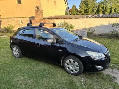 OPEL ASTRA J 1.4 Cosmo