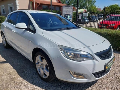 OPEL ASTRA J 1.4 T Active !!CÉGÜNK 1 ÉV DEFEND MŰSZAKI GARANCIÁT FIZET MEG A GÉPJÁRMŰRE!!