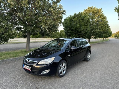 OPEL ASTRA J 1.6 Sport