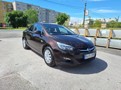 OPEL ASTRA J Sedan 1.4 T Enjoy EURO6 MAGYARORSZÁGI 116400 KM ELSŐ TULAJDONOSTÓL