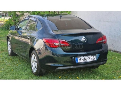 OPEL ASTRA J Sedan 1.6 Business MAGYARORSZÁGI !! VEZETETT SZERVÍZKÖNYVES!!