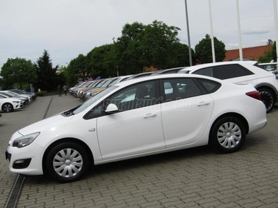 OPEL ASTRA J Sedan 1.6 Enjoy EURO6 (Navigáció) /Magyarországi - Első tulajdonostól - Garantált - 133.800 KM!/