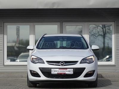 OPEL ASTRA J Sports Tourer 1.4 T Selection DIGIT-SZERVÍZKÖNYV-SPORT'BELSŐ-AUX