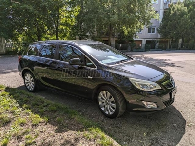 OPEL ASTRA J Sports Tourer 1.4 T Start-Stop Cosmo Cosmo felszereltség. ELSŐ tulaj