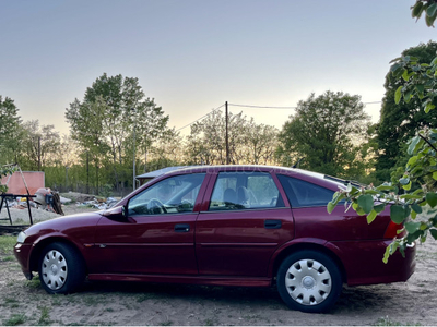 OPEL VECTRA B Caravan 1.8 16V Elegance