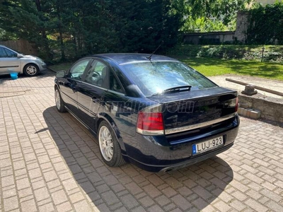 OPEL VECTRA C 2.2 GTS [Sport]