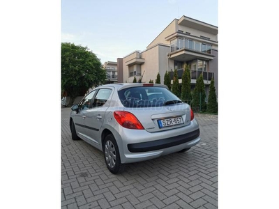 PEUGEOT 207 1.4 Sporty