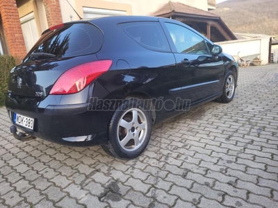 PEUGEOT 308 1.6 HDi Confort Pack